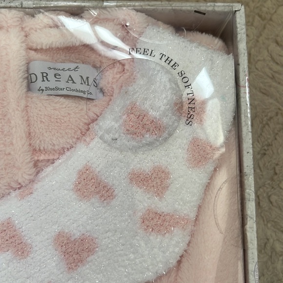 Robe with Lurex Sock gift set, pink robe & socks with hearts, New in sealed box - Picture 4 of 16